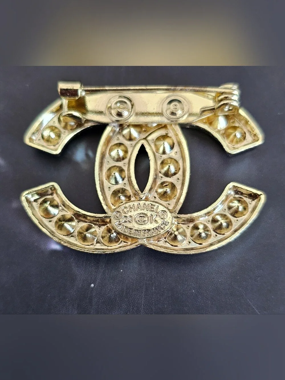 🔥 Chanel CC Brooch 🔥